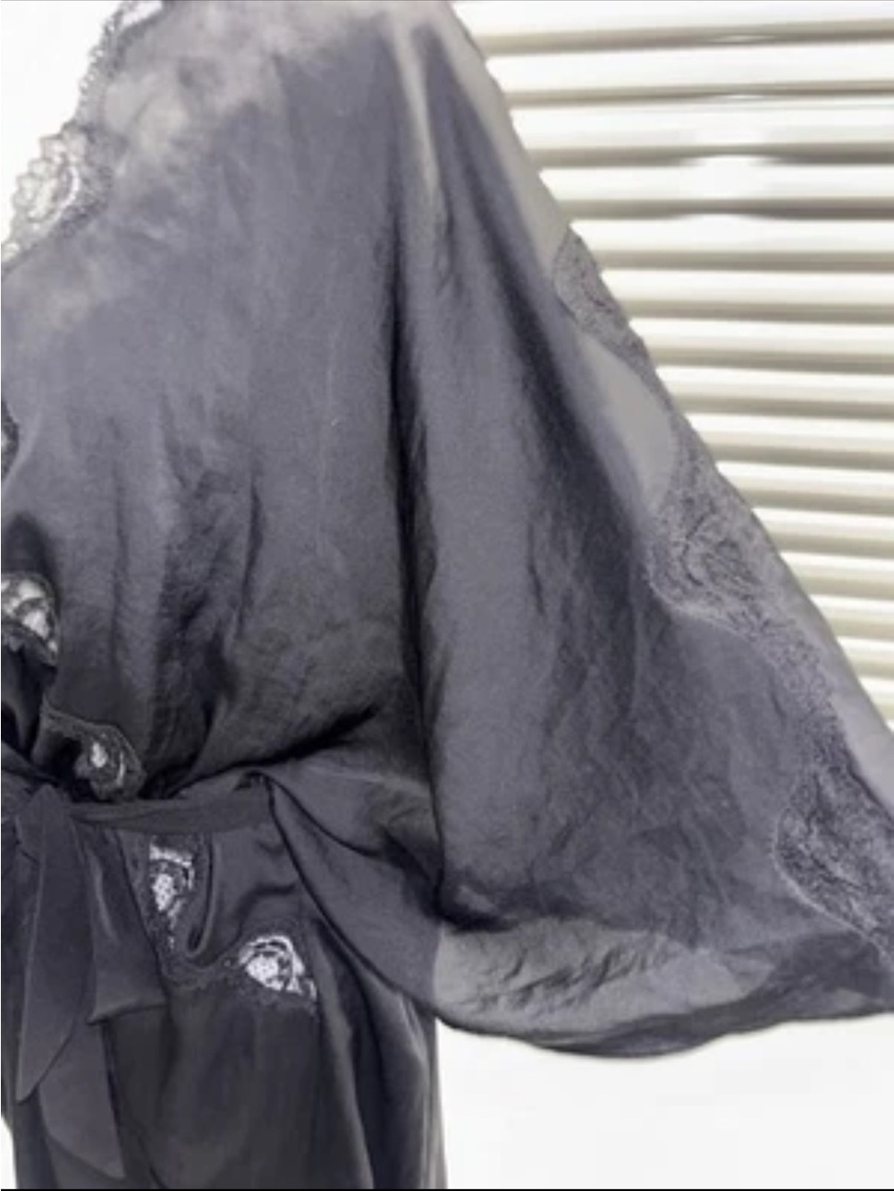 Victoria’s Secret Lace Trim Black Satin Kimono Tie Front Robe SZ.XS - Picture 8 of 10